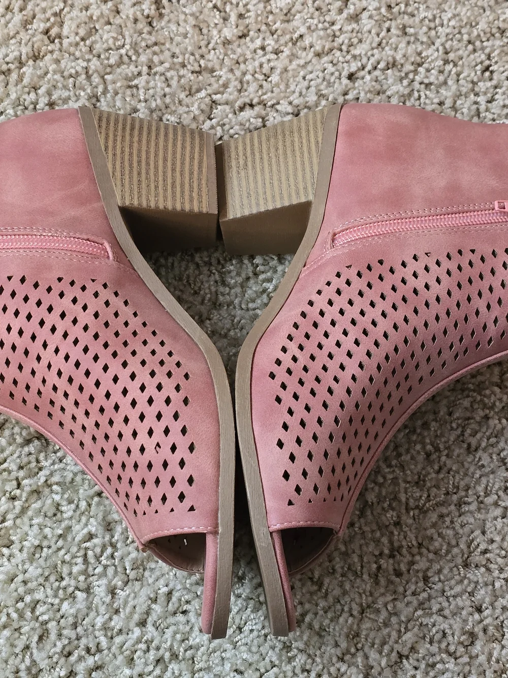 Women’s Journee Pink Perforated Open-Toe Ankle Booties size 7.5 NWOT
